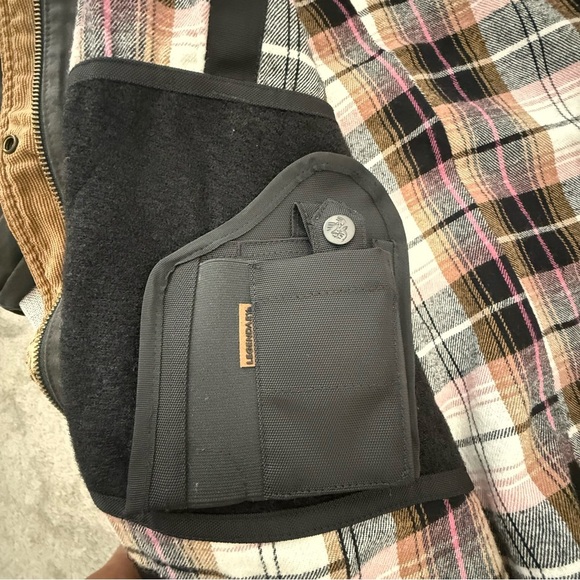 Legendary Whitetails Tarmak Utility Jacket with concealed carry pockets - Picture 9 of 15